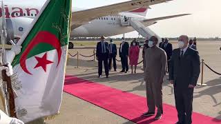 Le Premier Ministre accueille son homologue éthiopien à son arrivée à Alger