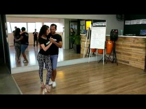 Kizomba class demo: Hip wave & leg flick