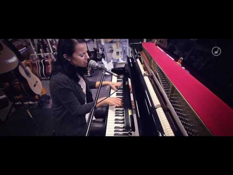 Katarína Knechtová – Naveky [LIVE SESSIONS by MELODYSHOP]