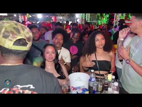 Shukkle bus Noah Powa