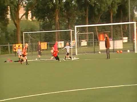 13 mei 2011 Hercules F4 - VV De Meern F7 3-2 fantastische redding Jens