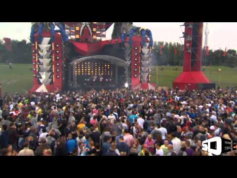 Toneshifterz & Bioweapon Play S Dee - Equipment - Defqon.1 NL 2011