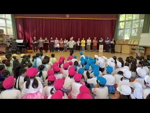 【保育学科】 関西女子短期大学合唱講座＆附属幼稚園　～10月のお誕生日会に伺いました～