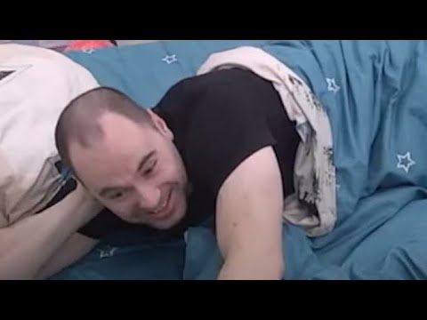 ISPLIVAO ŠOK SNIMAK - Zvezdan legao pored Ane, pa je pipkao Anđeli iza leđa