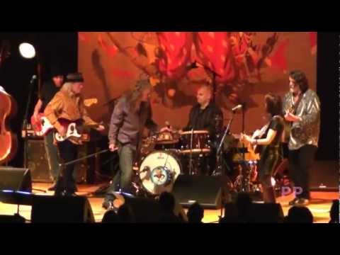 Robert Plant and the Band Of Joy - "Ramble On" (2011)