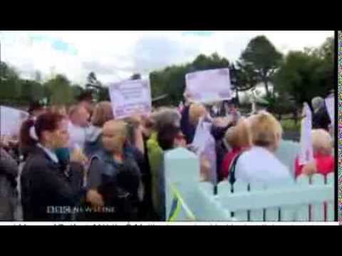 Belfast Mayor attacked on Shankill Road by Loyalists