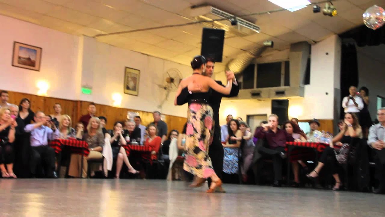 CRISTHIAN SOSA Y SABRINA GARCIA EN LA BALDOSA