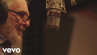 Willie Nelson, Merle Haggard - It&#39;s Only Money (Digital Video)