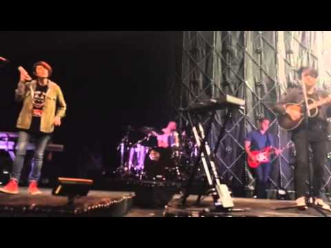 Tegan & Sara Soundcheck - BYLD @ The Vic Theatre, Chicago 6/18/14
