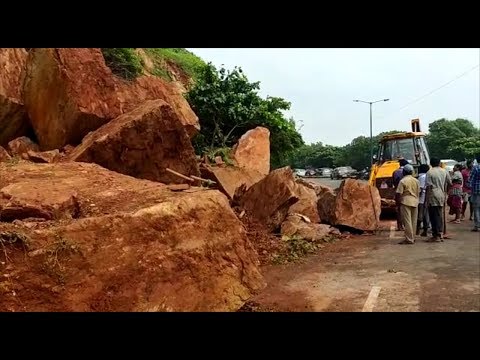 విరిగిపడ్డ కొండచరియలు LandSlides Rocks at Kailasagiri Road in Visakhapatnam,Vizagvision...