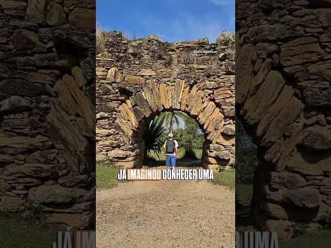 Ruínas de um aqueduto com mais de 230 anos