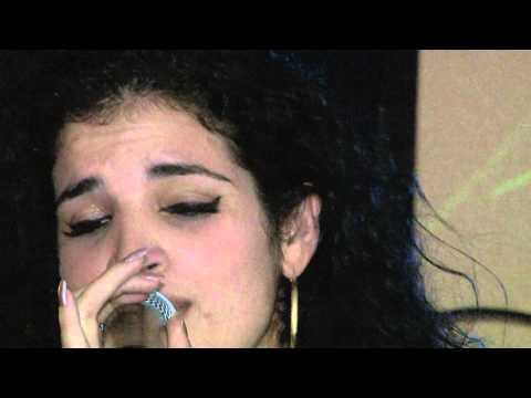 Dunia Ojeda en concierto