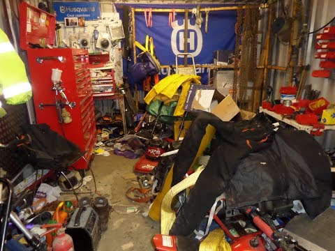 Workshop tour. ( I think i need a clean up )