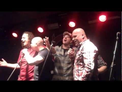 Lidopop feat. Veteran fans - Song for FC Zbrojovka (live)