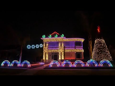 This House's 'Star Wars' Christmas Light Show Will Impress You