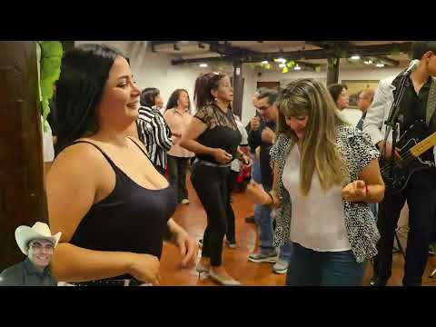 TOQUE DE QUEDA en vivo   vid 4  PARRILLADAS LA CHOLA    Vicente Bravo T