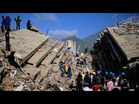 Venezuela earthquakes death toll spikes, details emerge about U.S. deportees reportedly trapped