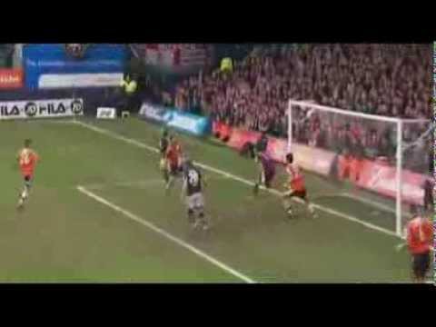 Robert Hulse brillant strike with an improvised overhead kick