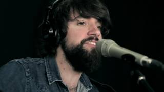 Anthony D'Amato - "Rain on a Strange Roof" (Live at WFUV)