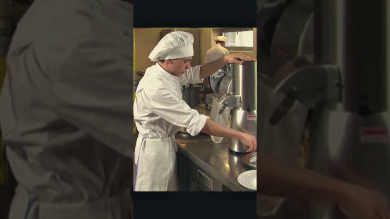 Video thumbnail for Omas Bread Crumb Grater Machine with 1.5 HP Motor, Overload Switch and Safety Cover | Trento – 110 V