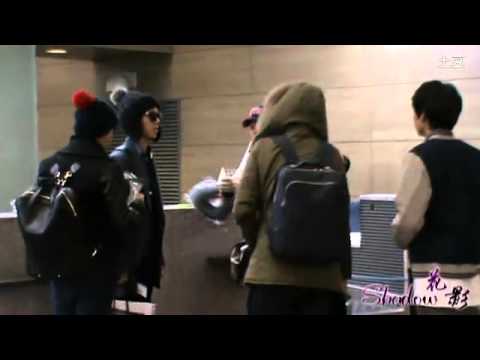 [Fancam] 121122 Eunhyuk Kyuhyun Ryeowook Yesung @ ICN Airport [Shadow]