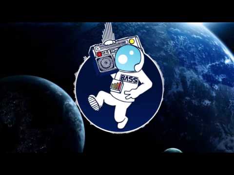 SAXITY & Sean Bradford - Living Fast