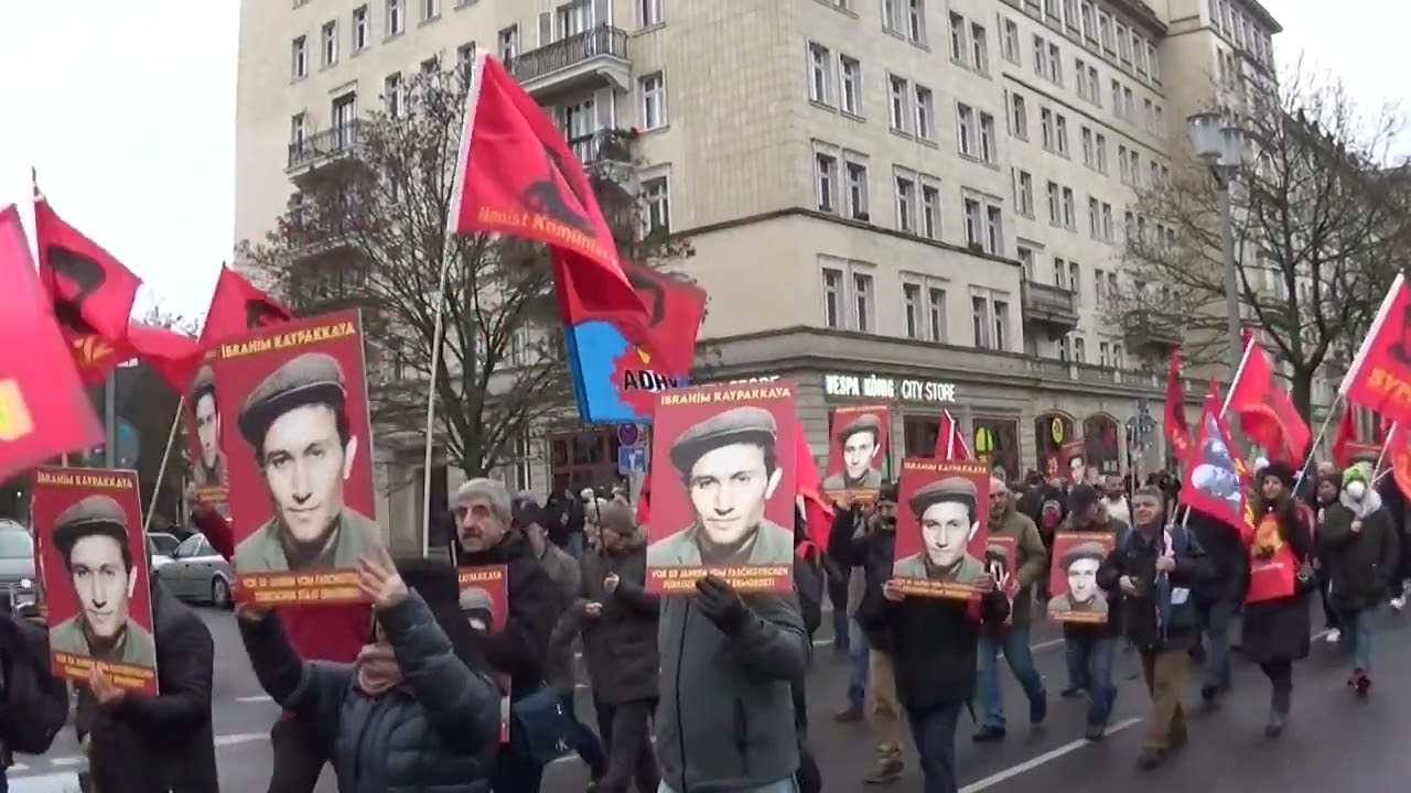 LL-Demo Berlin 2023 / Teil 2 -  Großdemonstration zum Gedenken an Luxemburg und Liebknecht