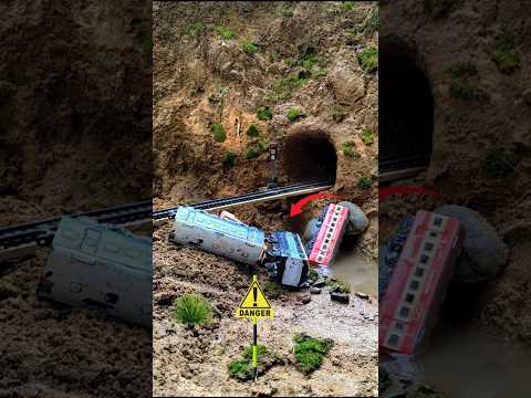 🚨 Train Derails at Tunnel Entrance | Miniature Diorama Crash Scene