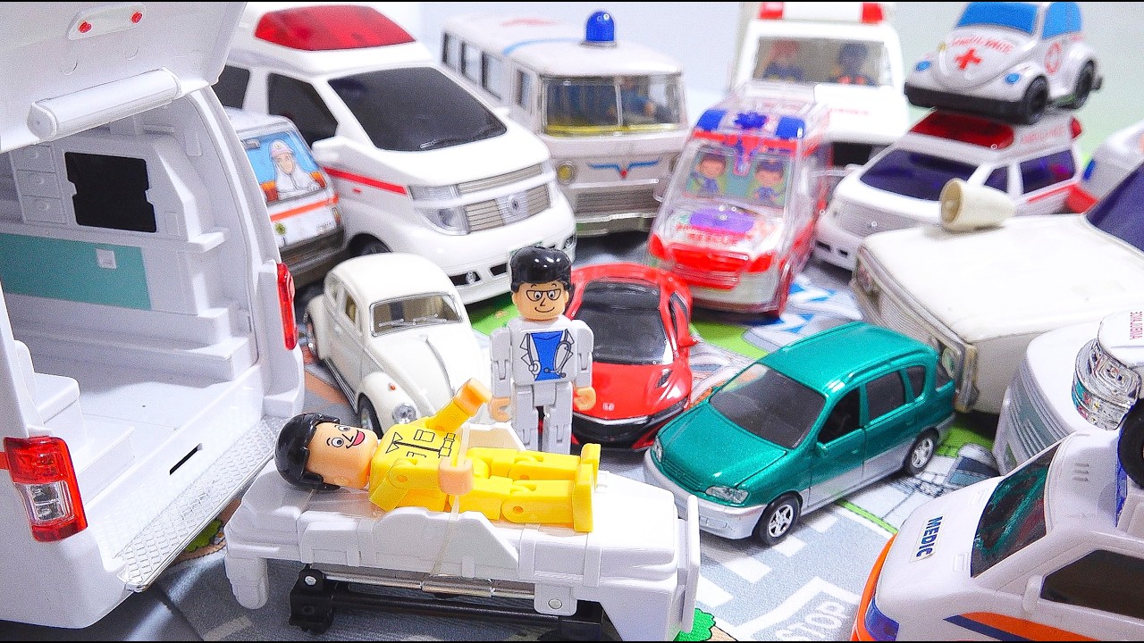 交通事故が発生！救急車ミニカーが大量の緊急出動🚑そして助ける⭐️