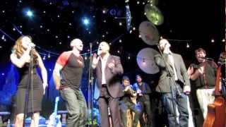 Man In The Mirror, Scott Grimes, Russell Crowe, Alan Doyle, Full Indoor Garden Party Cast, NYC