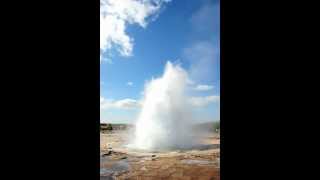 preview picture of video 'Strokkur geyser. Iceland: July 2012. video 1'