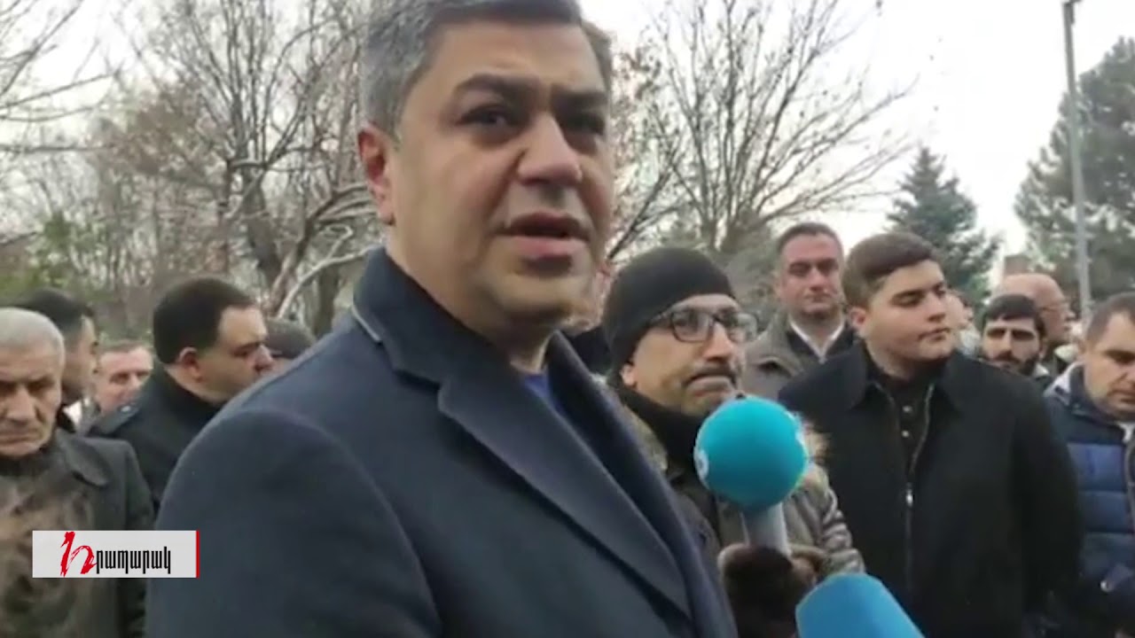 Արթուր Վանեցյանն ու տարբեր բարձրաստիճան սպաներ այցելել էին Եռաբլուր