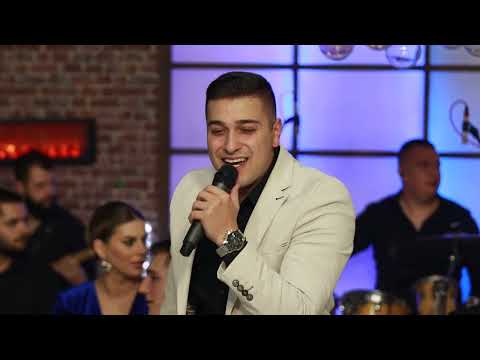 Splet Makedonski narodni pesni - Pavle mi pie ,Mome Neveno,Mori mome,Devojce belo crveno