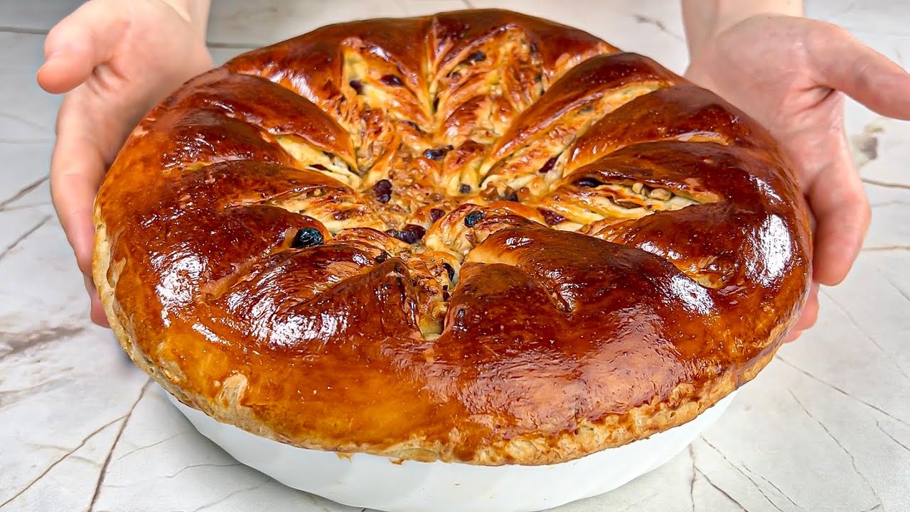 Try this 100-year-old Christmas bread, and you'll be amazed by the result!