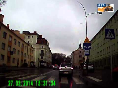 Szalona jazda kierowców na ulicy Hetmańskiej w Rzeszowie