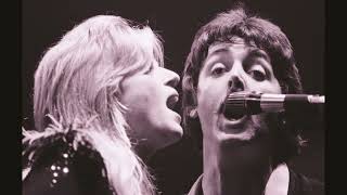 Paul McCartney &amp; Wings - Letting Go (Lyrics)