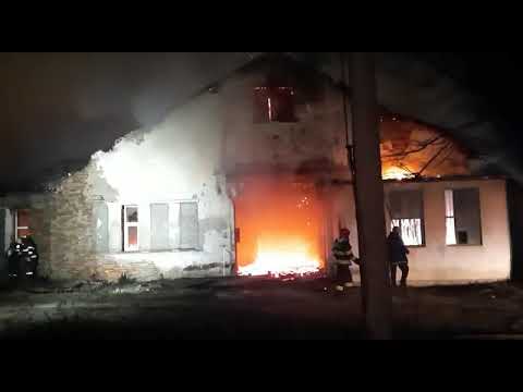 Incendiu violent la o stație de prelucrare a produselor petroliere și uleiuri în comuna Colceag -2