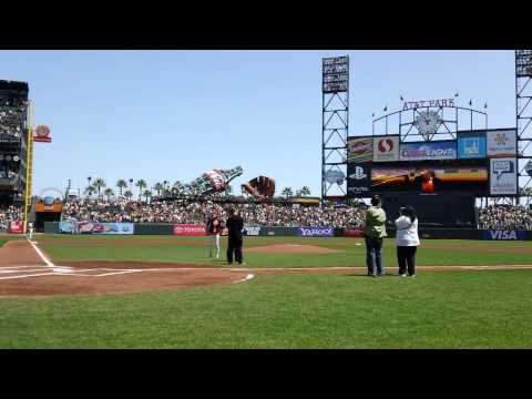 Stevie Rae Stephens Sings National Anthem for San Francisco GIANTS 5.5.12