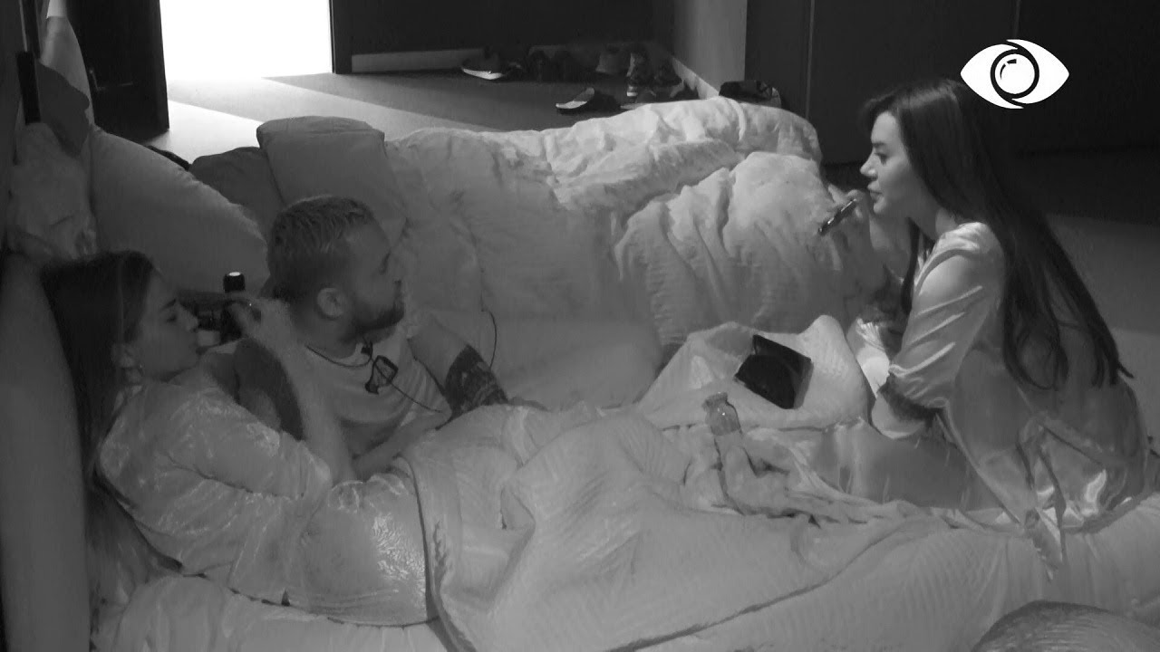 Sot 1 vit dasëm/ Luizi bisedon me vajzat