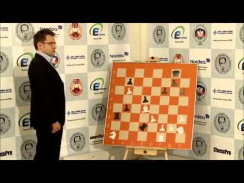 Tal Memorial 2010  First round  Levon Aronian shows his win against Vladimir Kramnik