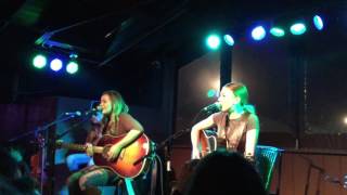 Maddie &amp; Tae - Right Here, Right Now (Live)