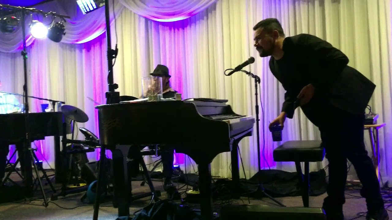 Hire Heartland Dueling Pianos Dueling Pianos in Eldon, Missouri