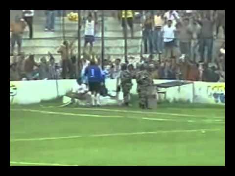 Albertinho veste o leão com a camisa do PAPÃO