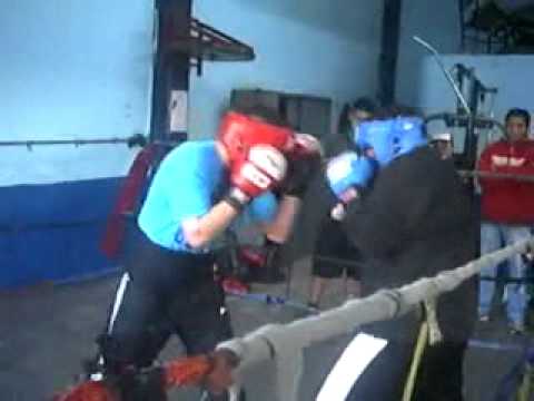 GUANTEO  DE CAMPEONES EN LA ESCUELA CASTAÑO parte 2