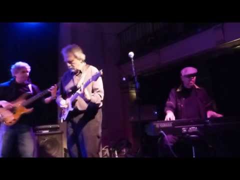 Walter Jebe sings at Club Fox jam 2-26-14 Dust My Broom