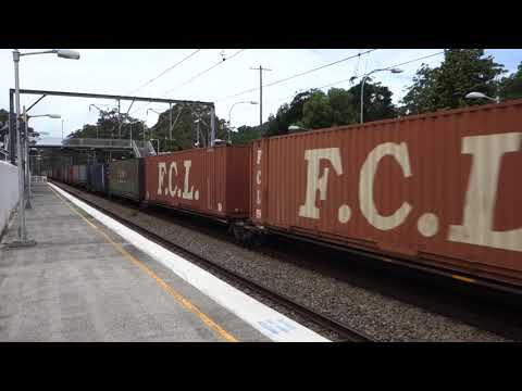 Colourful NR's lead 6BA6 at Narara - 13/12/14