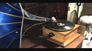 1906 Harmony Type D Phonograph Playing 
