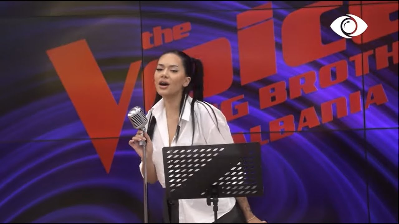 Me nje këngë të vjetër shqiptare, Efi nis konkurimin e saj