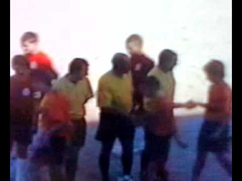 GD.MILHEIROENSE 3-0 C.G.PARAMOS ENTRADA EM CAMPO