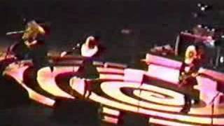 Go-Go&#39;s - How Much More (Universal Amphitheater 1990)